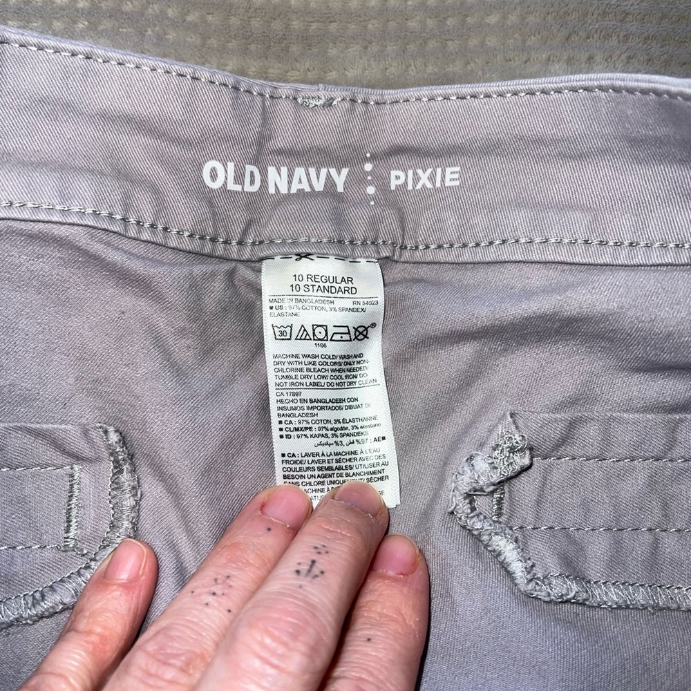 Women's Old Navy Pixie pants size 10 - Picture 4 of 7